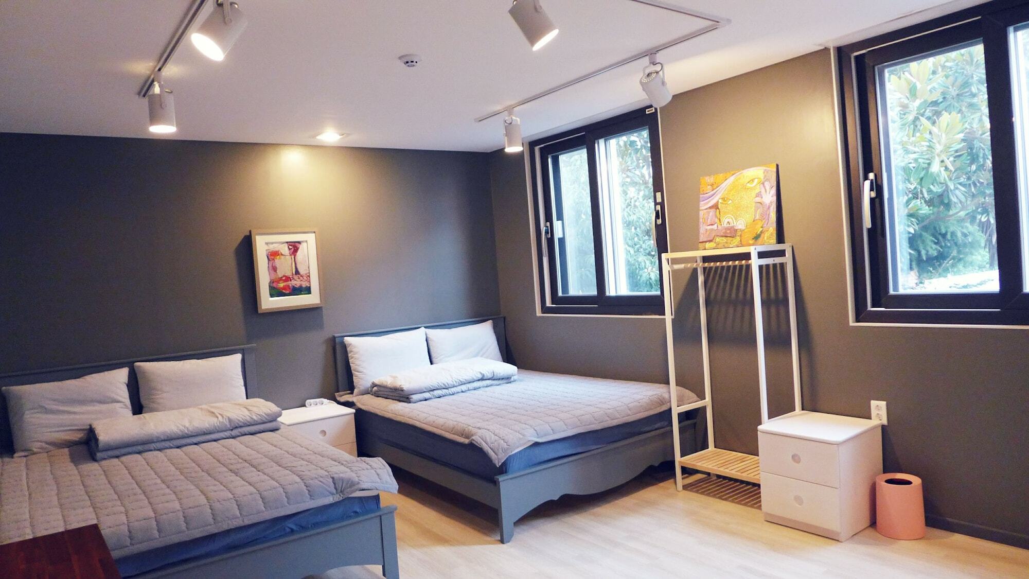 Gallery Family Hotel Mokpo Extérieur photo